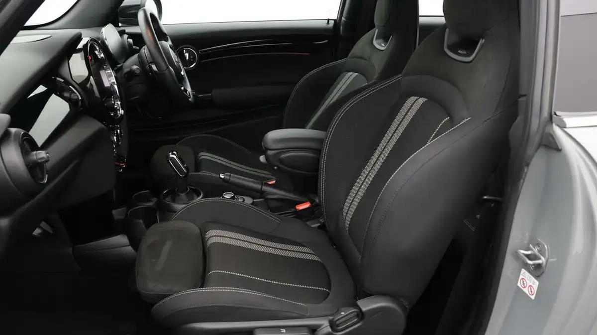2022-mini-cooper-20-cooper-s-sport-premium-hatchback-3d-auto-big-13
