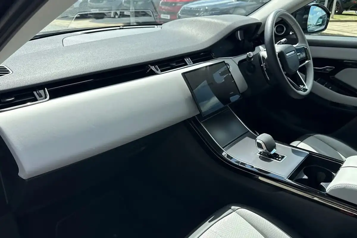 2024-land-rover-range-rover-evoque-20-d200-dynamic-hse-big-28