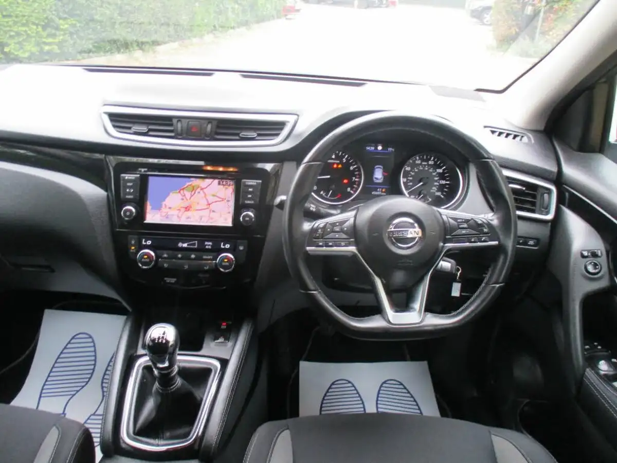2020-nissan-qashqai-13-dig-t-acenta-premium-140ps-big-31