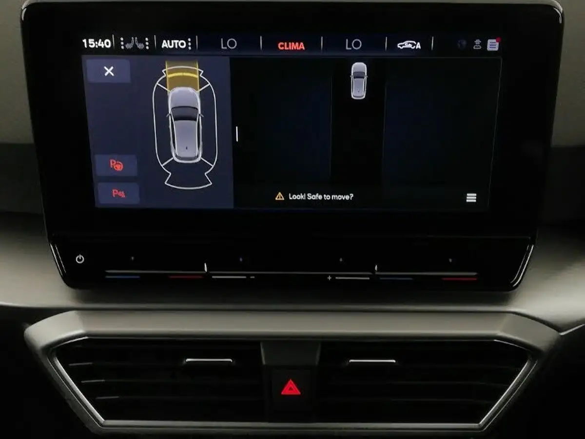 2023-seat-leon-10-etsi-evo-fr-sport-hatchback-big-10