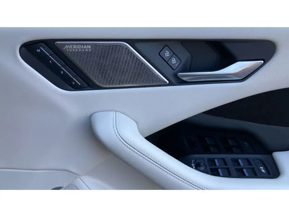2020-jaguar-i-pace-ev400-hse-big-44