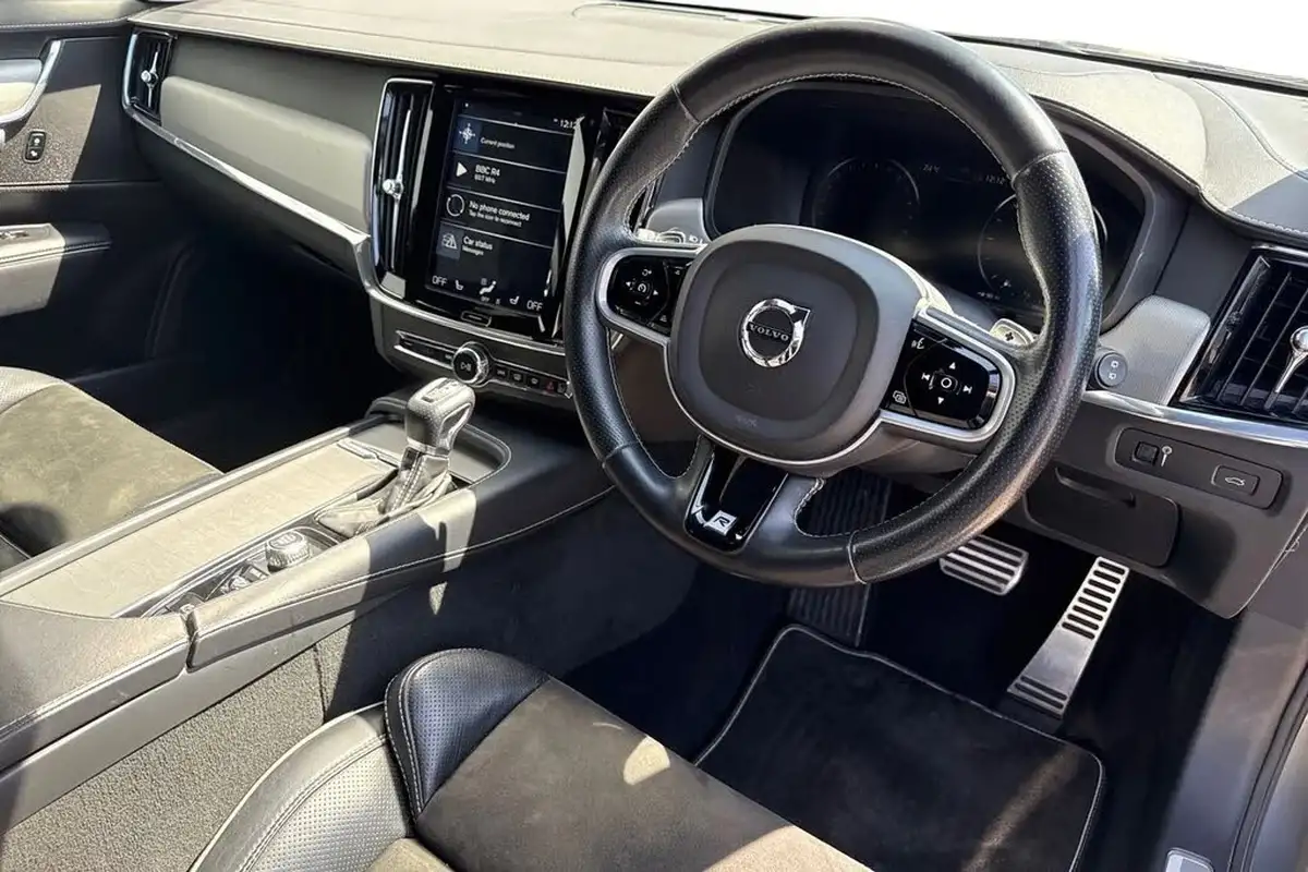 2018-volvo-v90-20td-d5-r-design-4x4-big-13