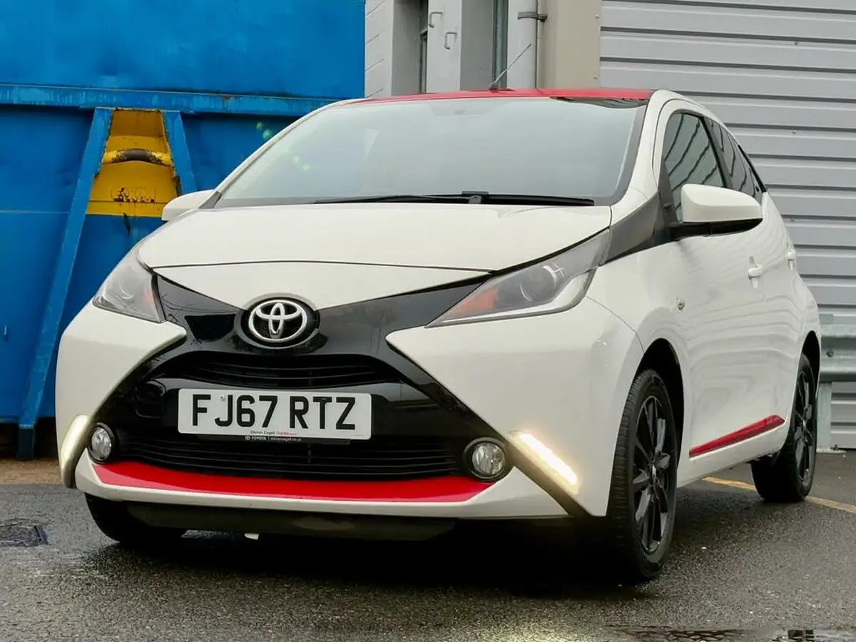 2017-toyota-aygo-10-vvt-i-x-press-71bhp-big-11