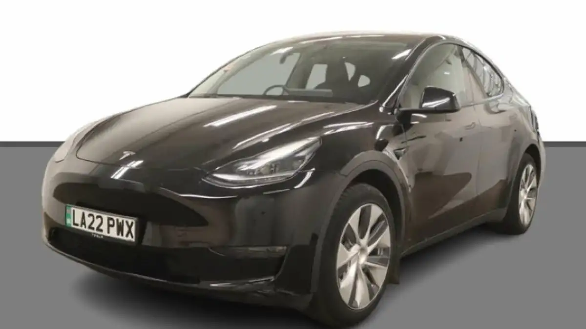 2022-tesla-model-y-e-long-range-big-3