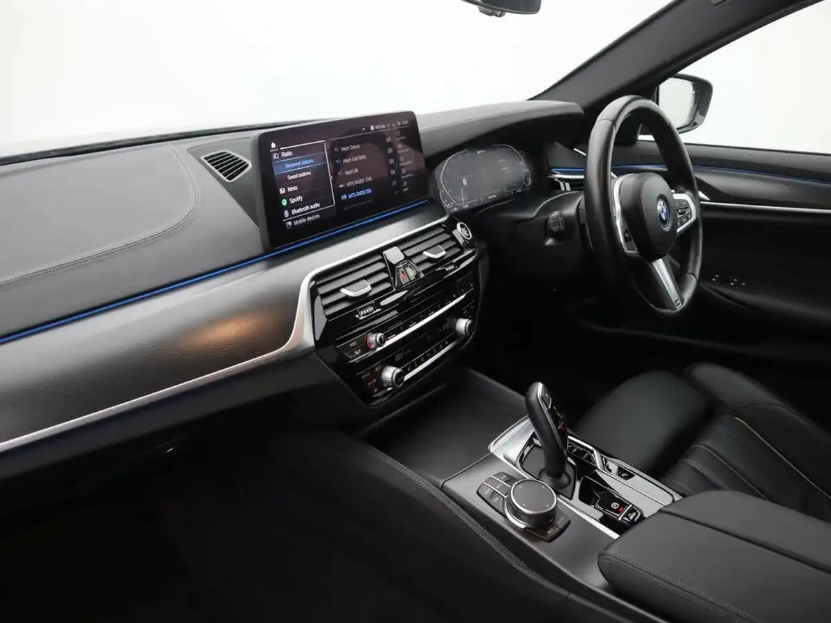 2022-bmw-5-series-20-530e-m-sport-touring-5d-big-14