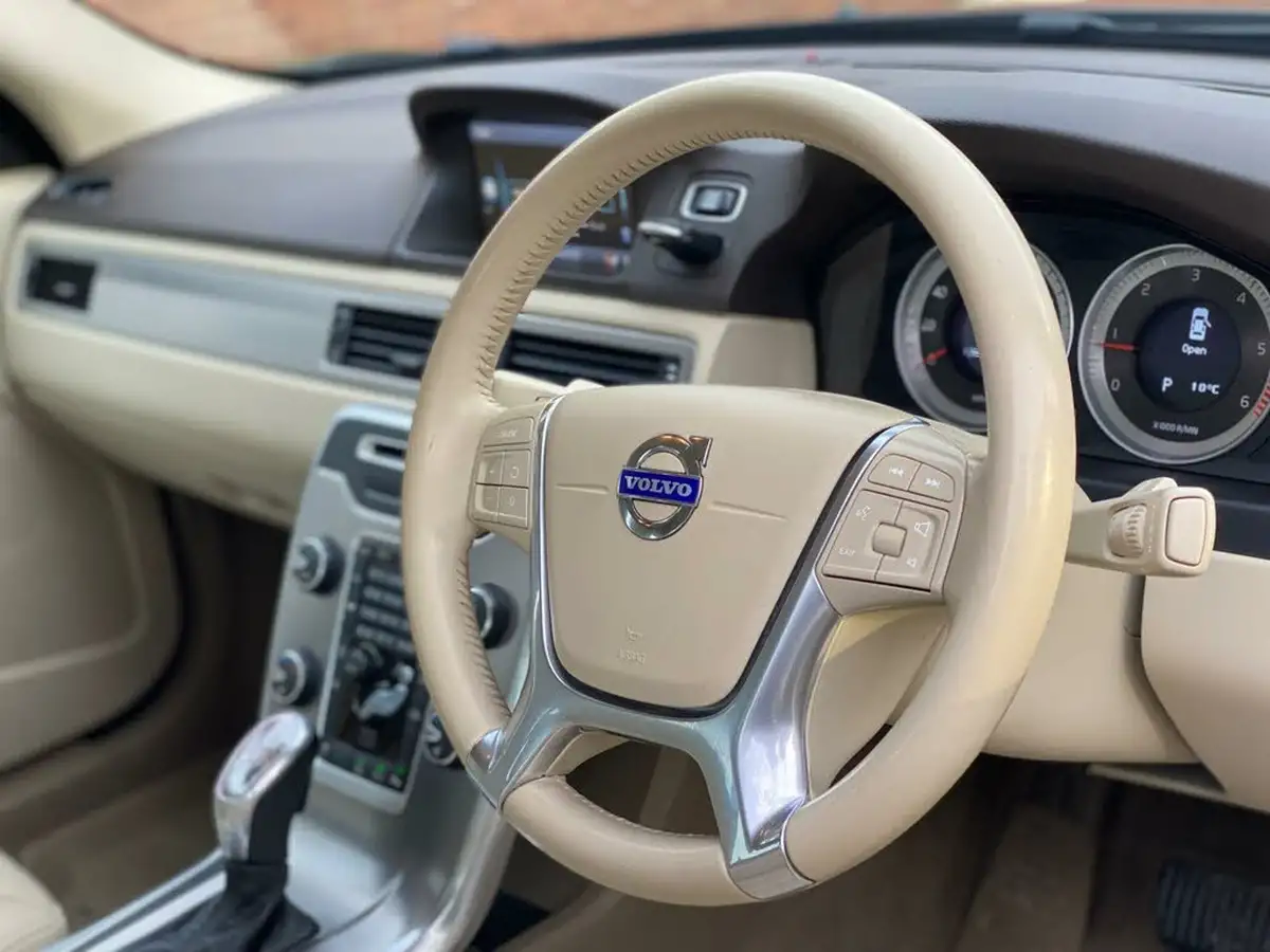 2013-volvo-s80-16td-d2-se-lux-big-26