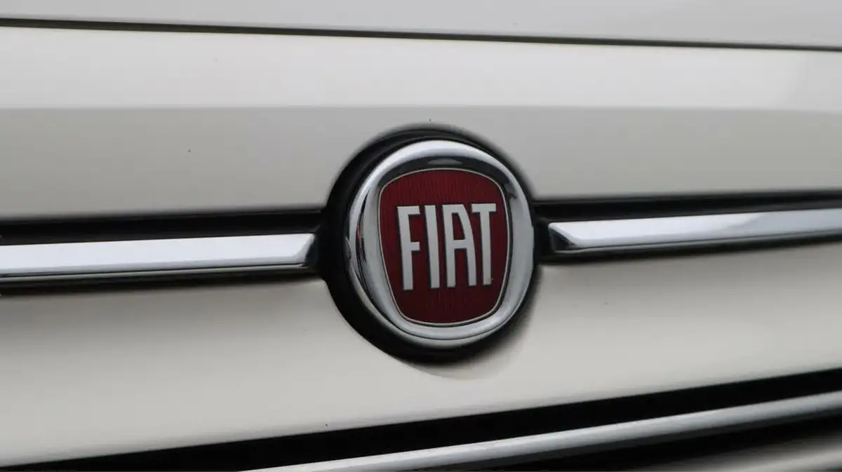 2018-fiat-500-12-lounge-big-19