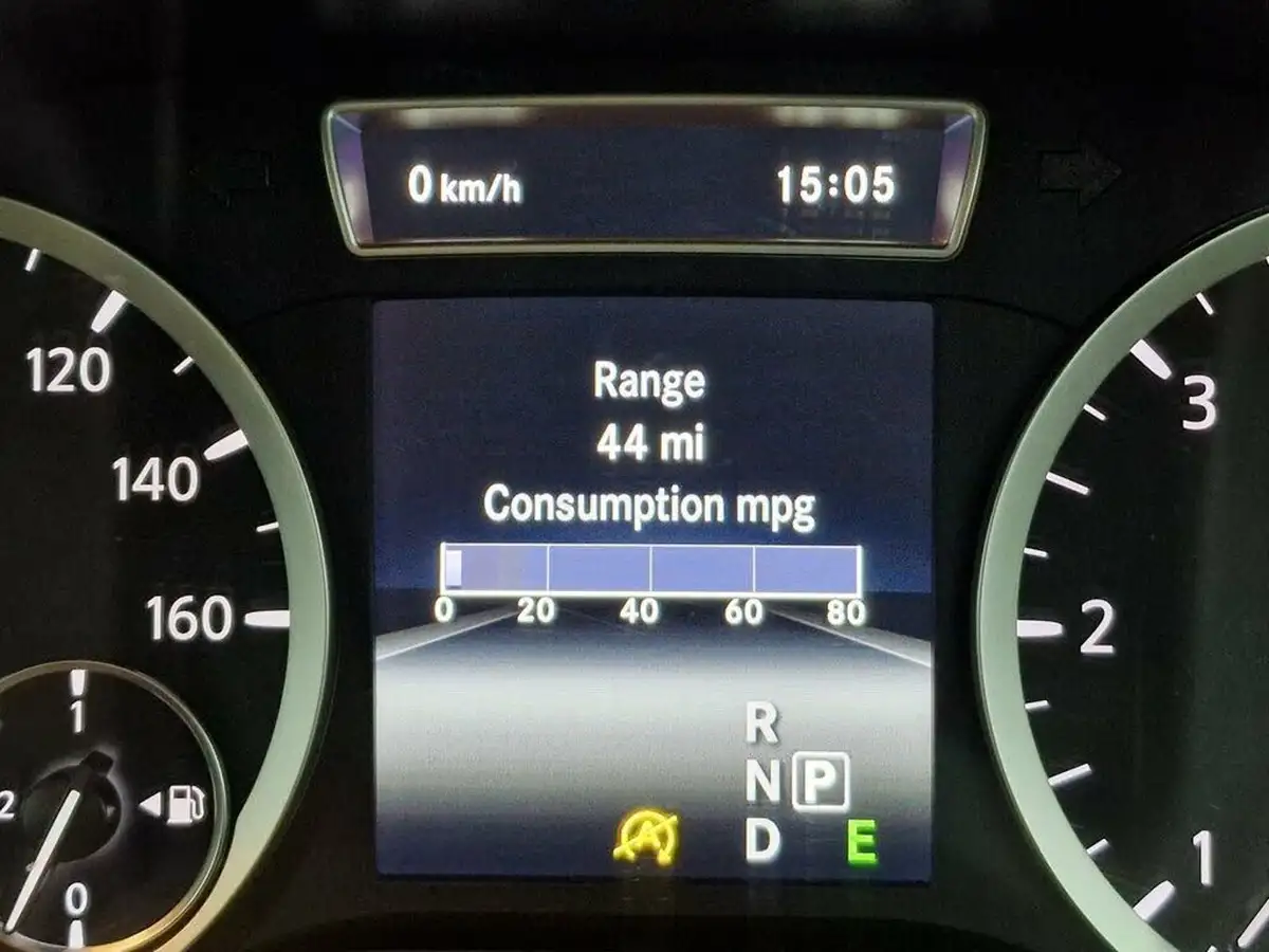2016-infiniti-q30-22d-sport-awd-big-60