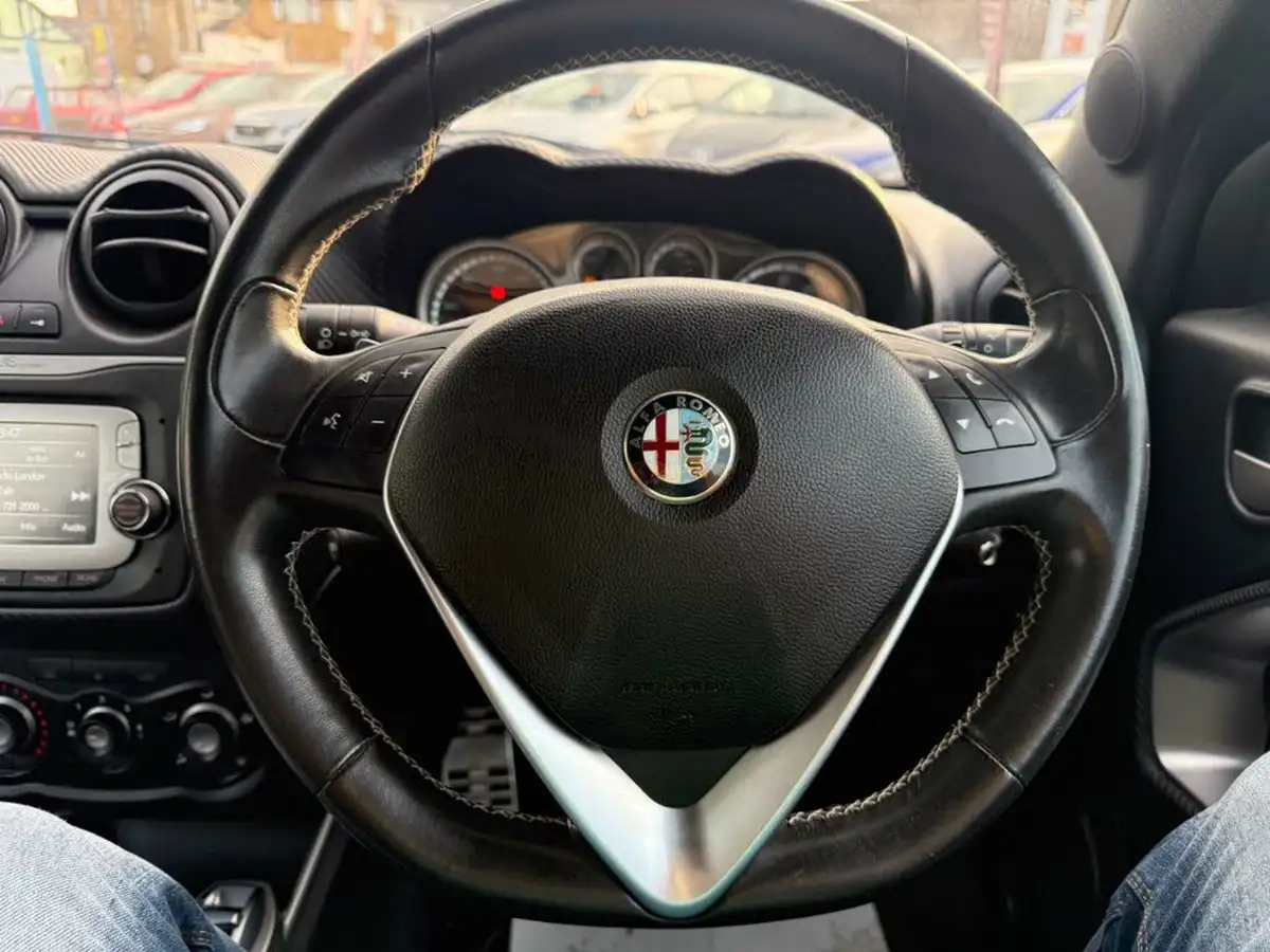 2015-alfa-romeo-mito-14-quadrifoglio-verde-big-21