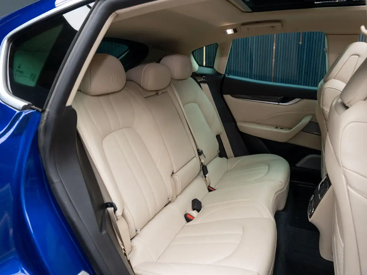 2020-maserati-levante-38-gts-big-38