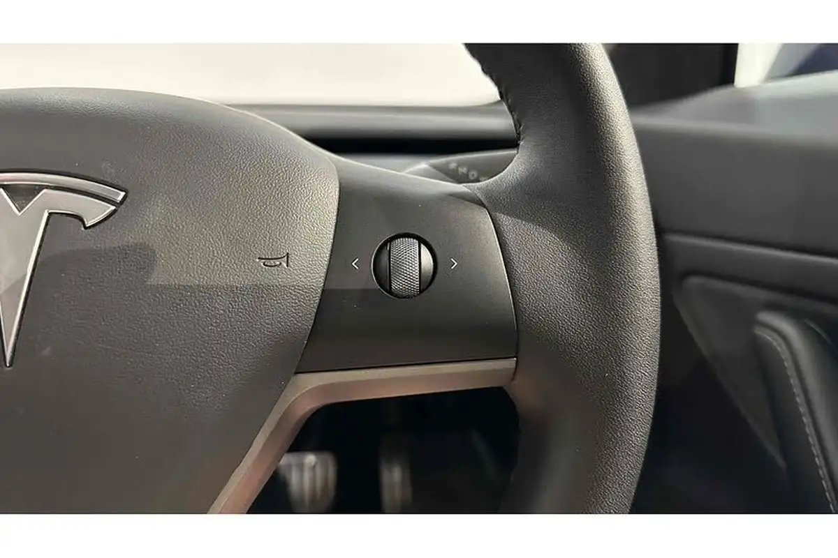 2020-tesla-model-3-e-performance-big-42