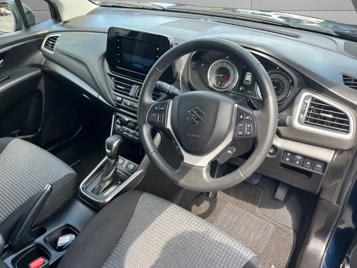 2024-suzuki-s-cross-15-motion-big-8