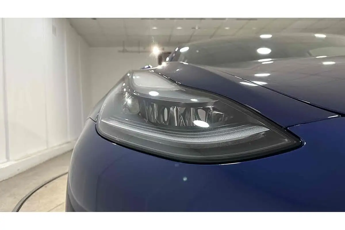 2020-tesla-model-3-e-performance-big-18