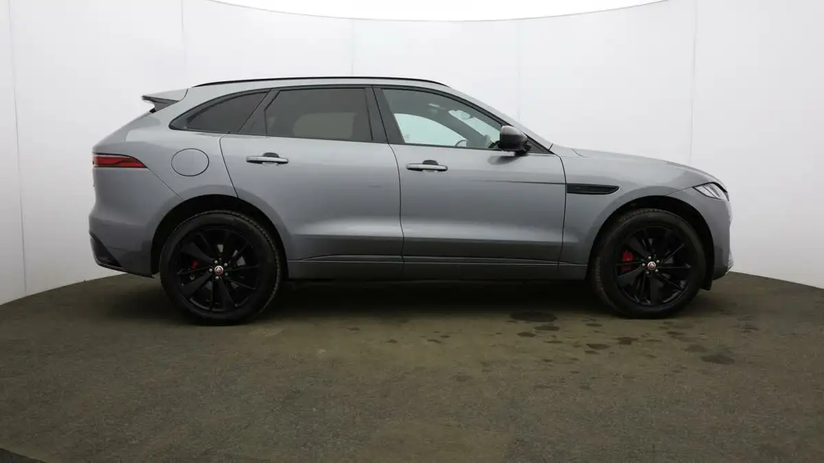 2022-jaguar-f-pace-20-p250-r-dynamic-black-big-52