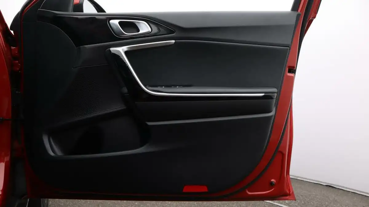 2023-kia-xceed-15-t-gdi-3-158bhp-big-15