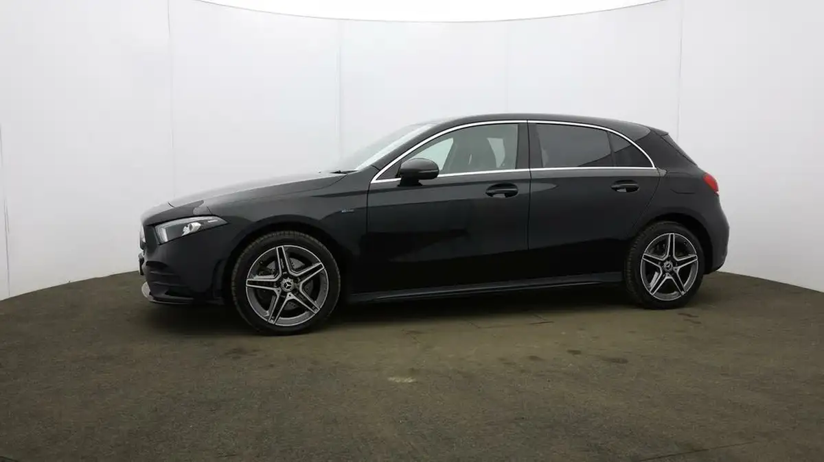 2021-mercedes-benz-a-class-13-a250e-amg-line-hatchback-5d-big-25