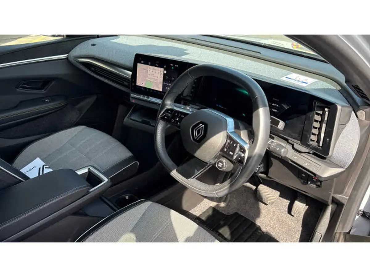 2023-renault-megane-e-tech-e-techno-big-10