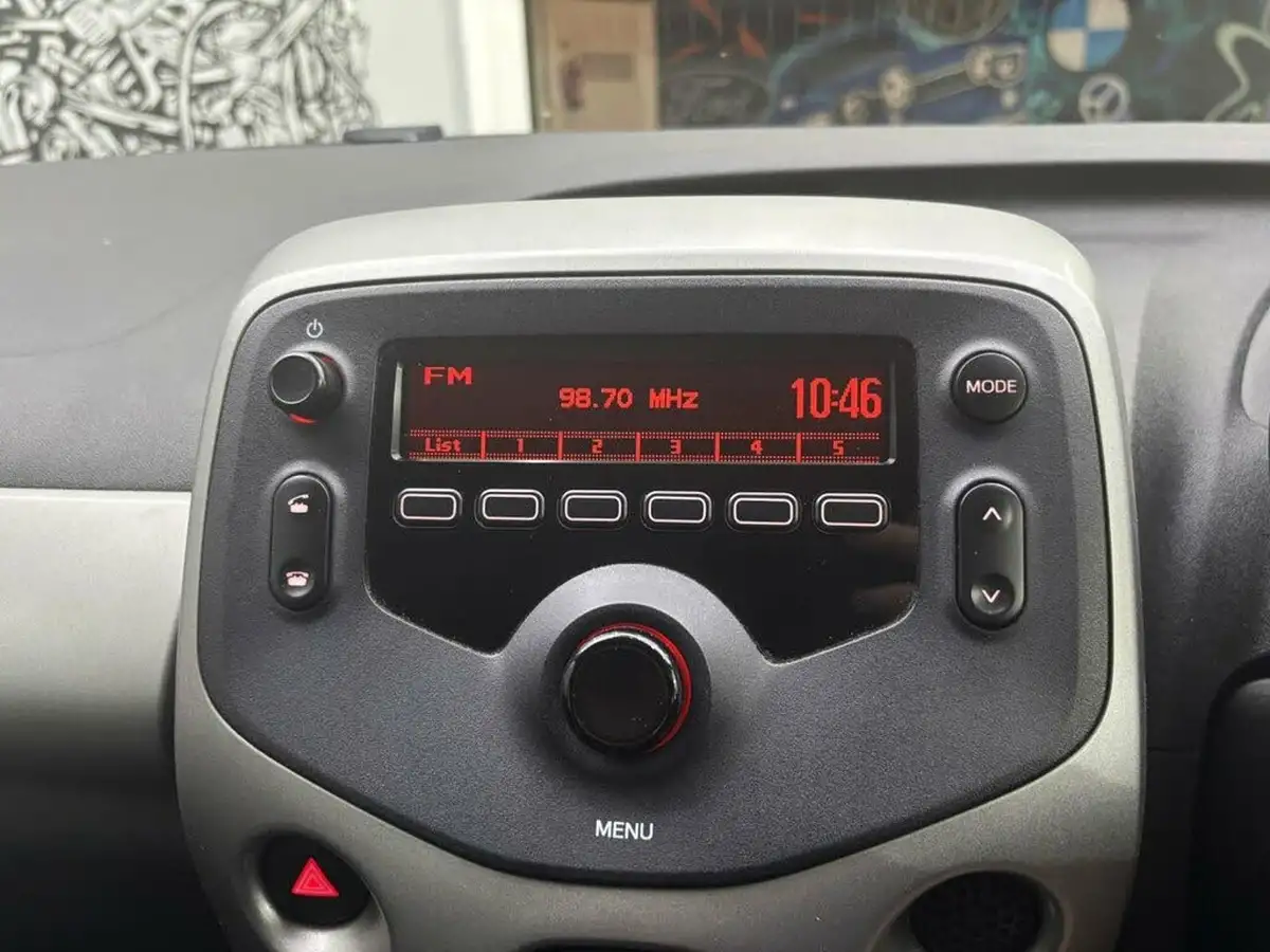 2018-toyota-aygo-10-vvt-i-x-play-71bhp-5d-big-14