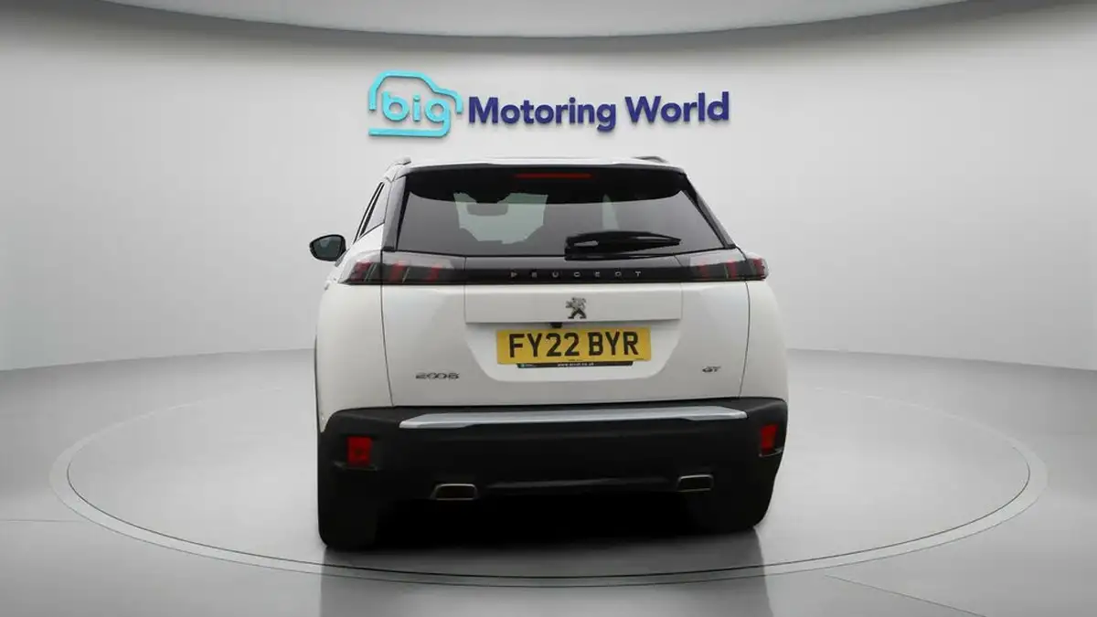 2022-peugeot-2008-suv-12-puretech-gt-big-5