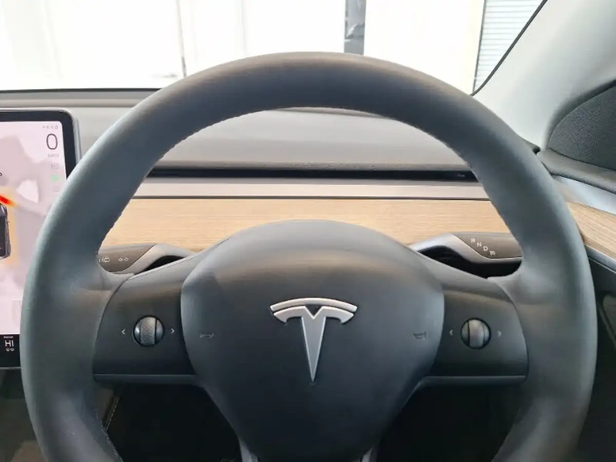 2023-tesla-model-y-e-performance-big-10