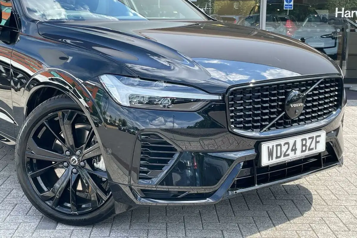 2024-volvo-xc60-20-t8-ultra-black-edition-big-5