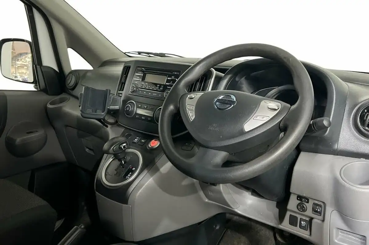 2019-nissan-env200-e-acenta-panel-van-auto-big-8