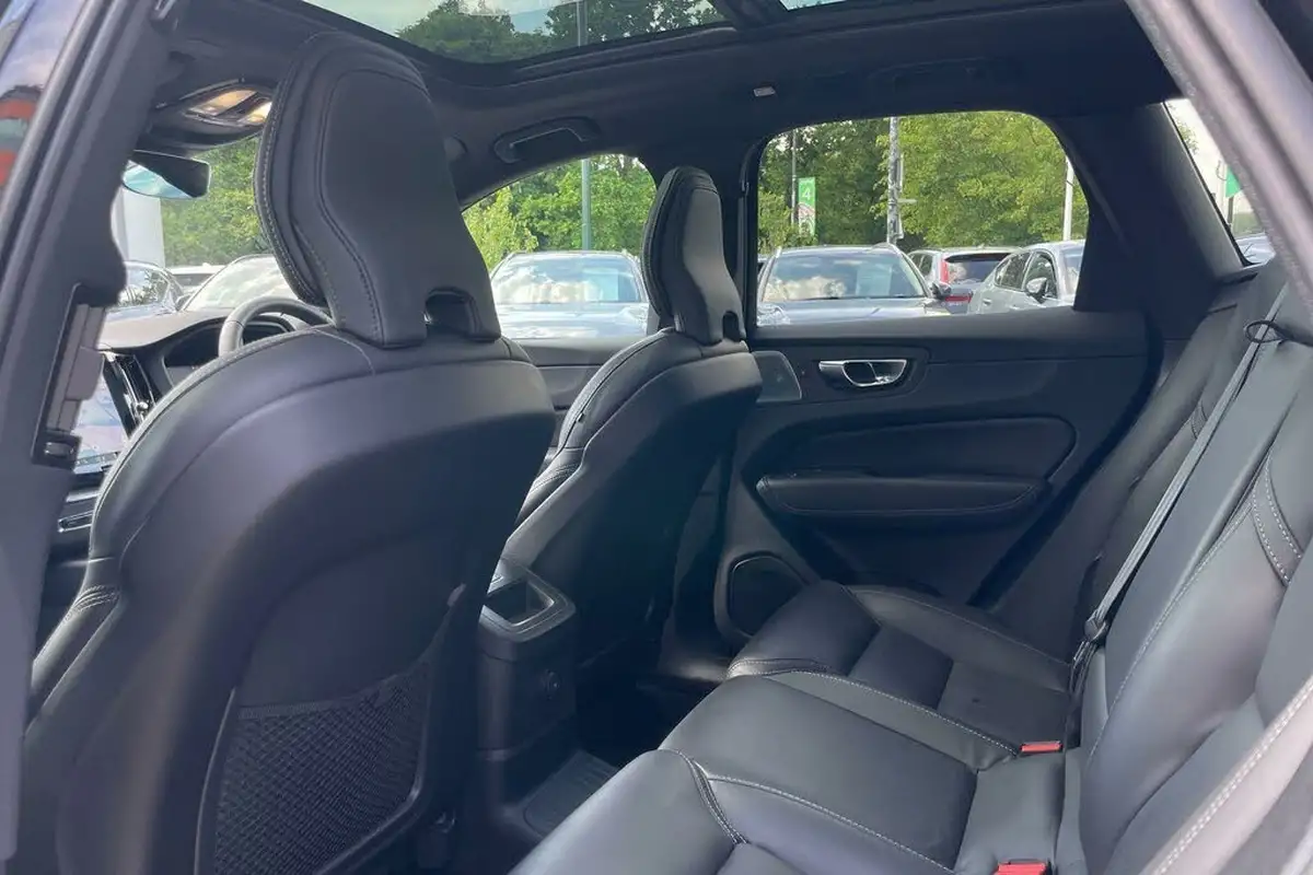 2024-volvo-xc60-20-t8-ultra-black-edition-big-29