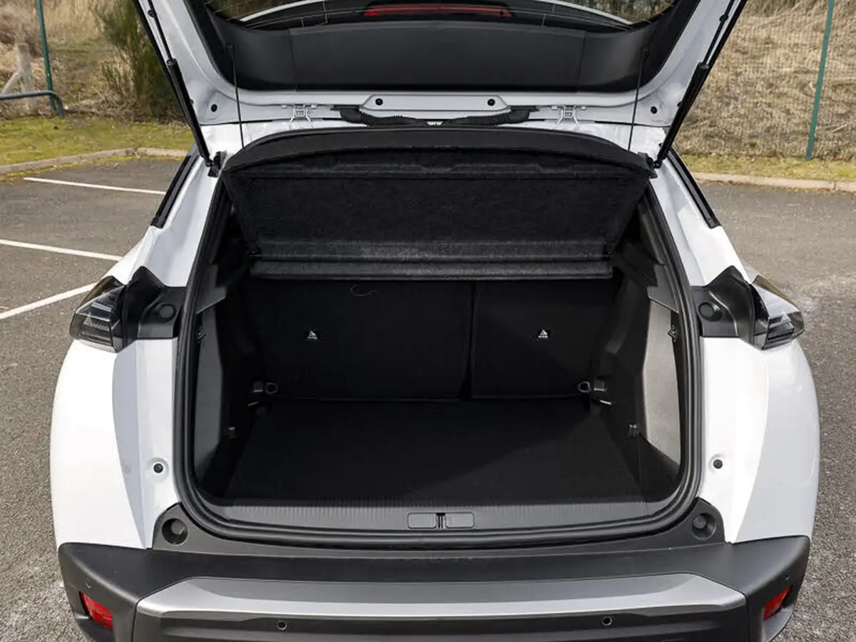 2025-peugeot-2008-suv-12-puretech-allure-130ps-big-18