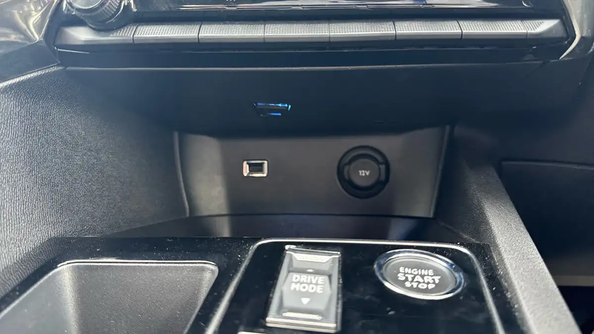 2024-peugeot-3008-suv-12-puretech-gt-136ps-hybrid-e-dsc6-big-20