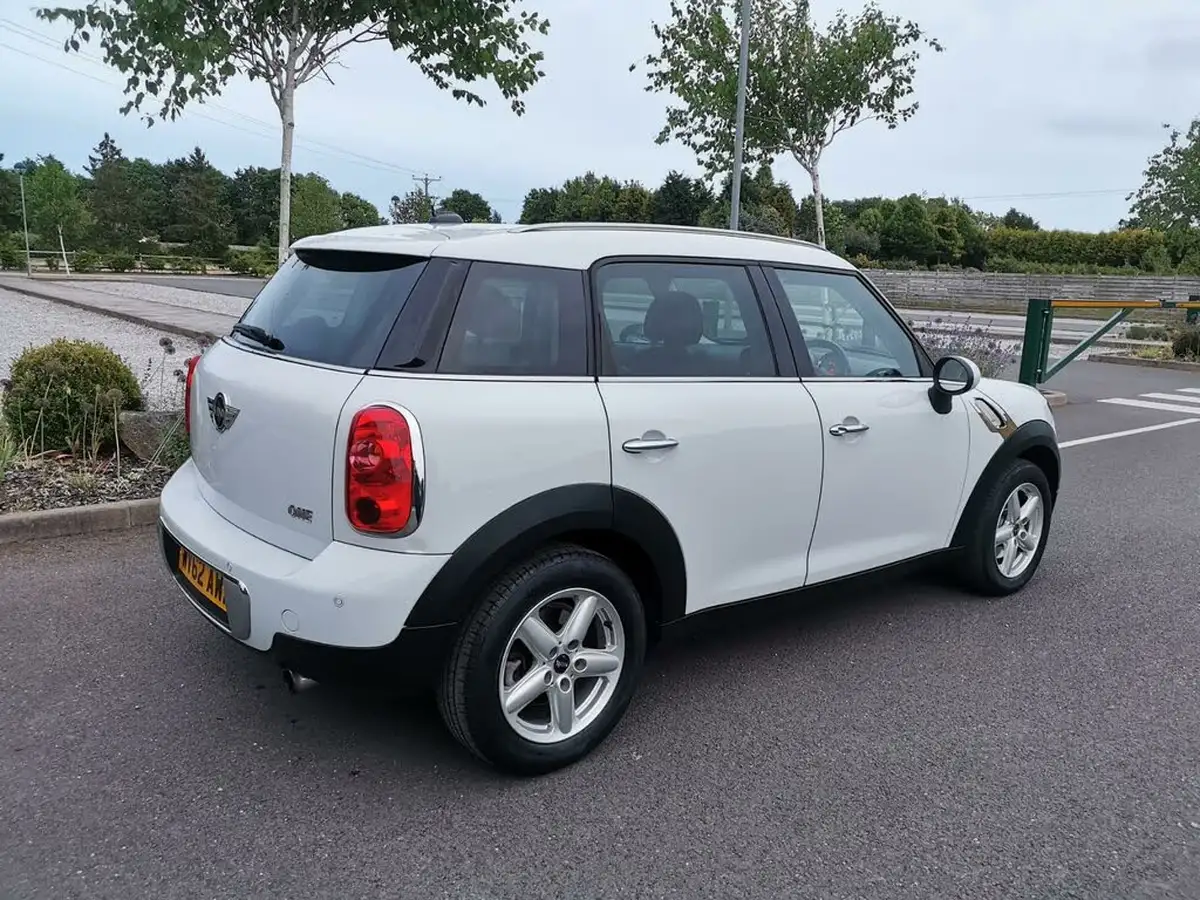 2012-mini-countryman-16-one-98bhp-big-7