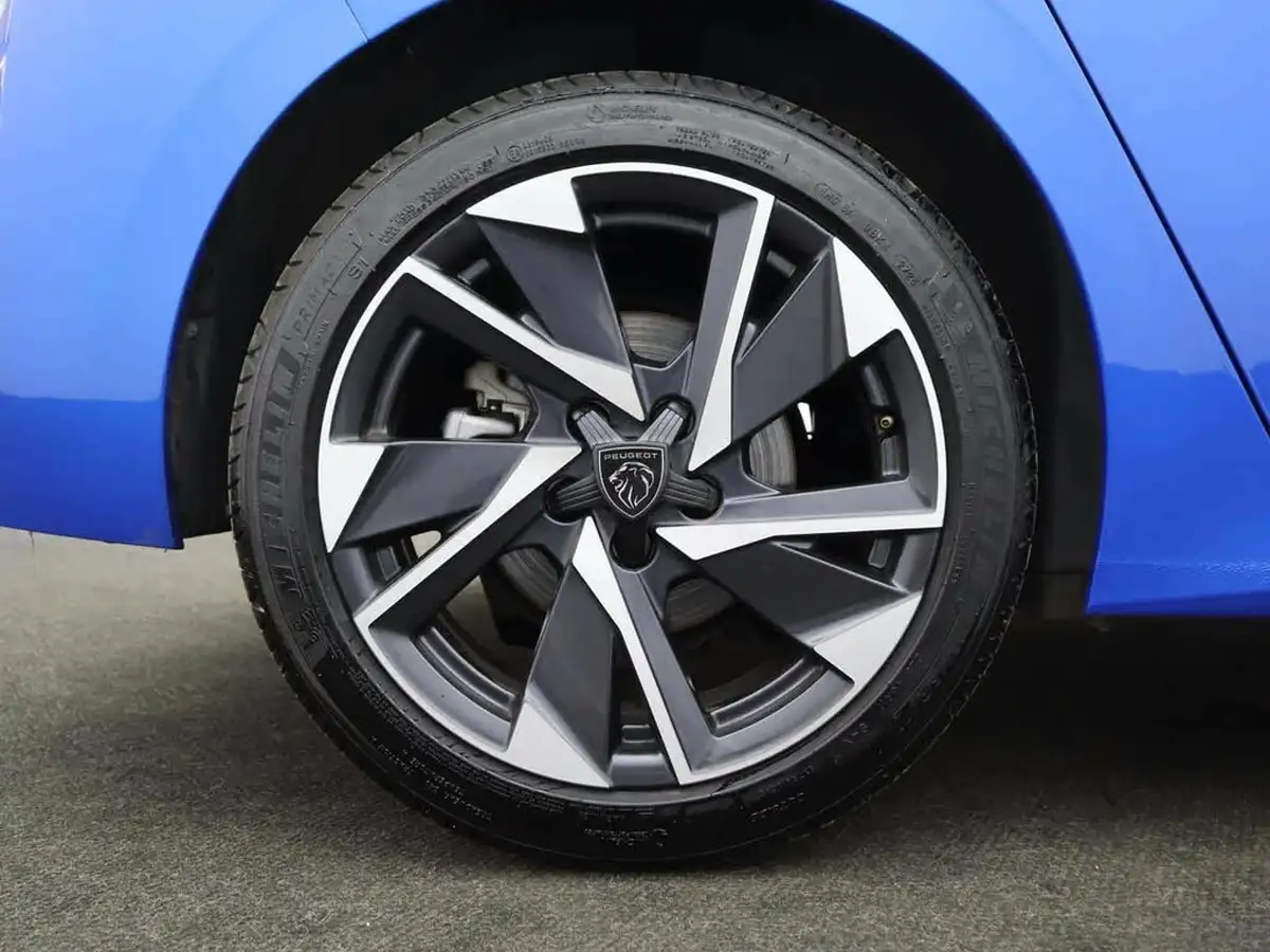 2023-peugeot-308-12-puretech-allure-premium-130ps-big-6