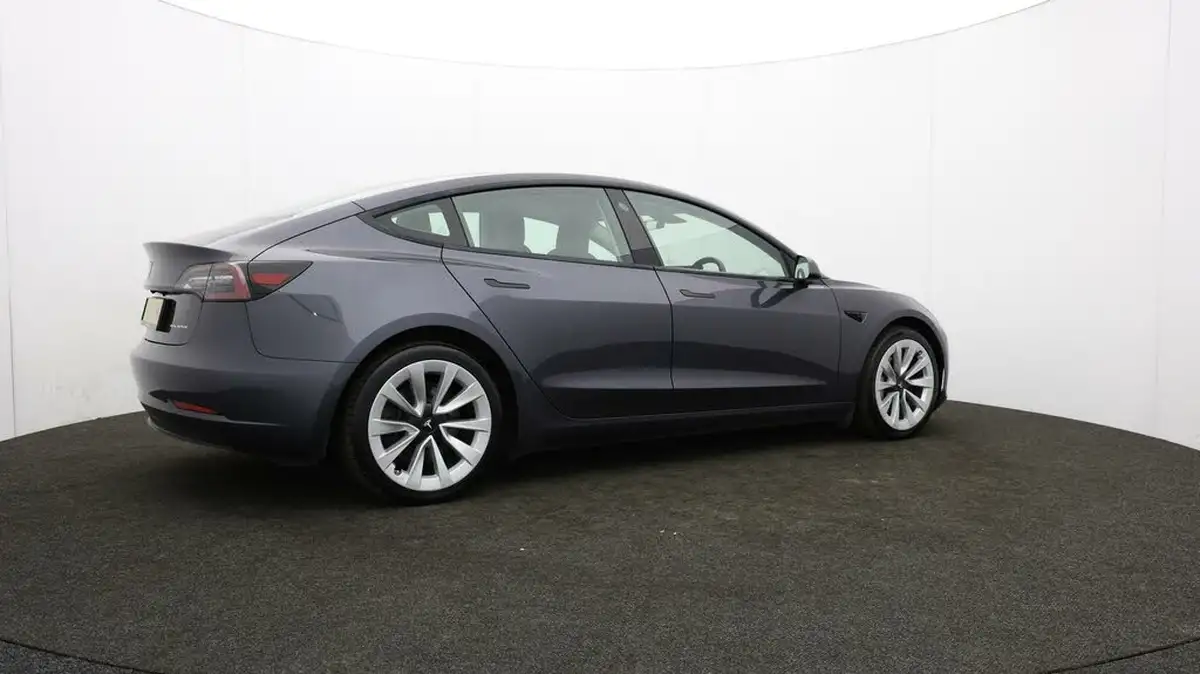 2021-tesla-model-3-e-long-range-4x4-big-36