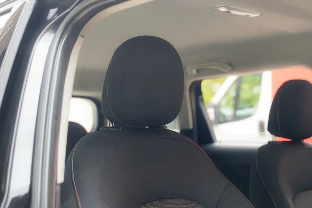 2018-mini-clubman-15-cooper-ss-big-35