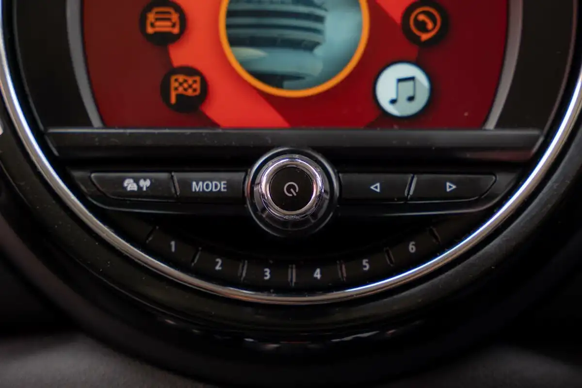 2018-mini-clubman-15-cooper-ss-big-59