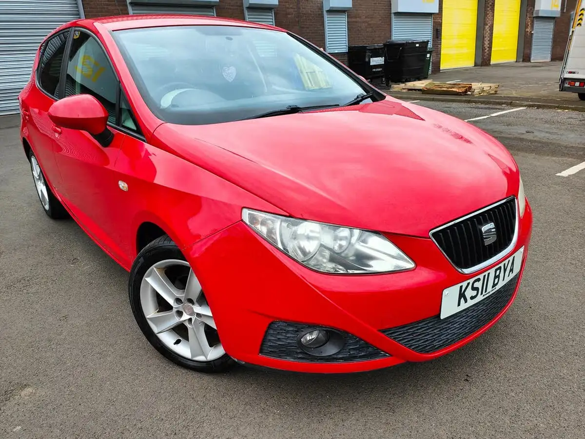 2011-seat-ibiza-14-sport-hatchback-5d-big-0