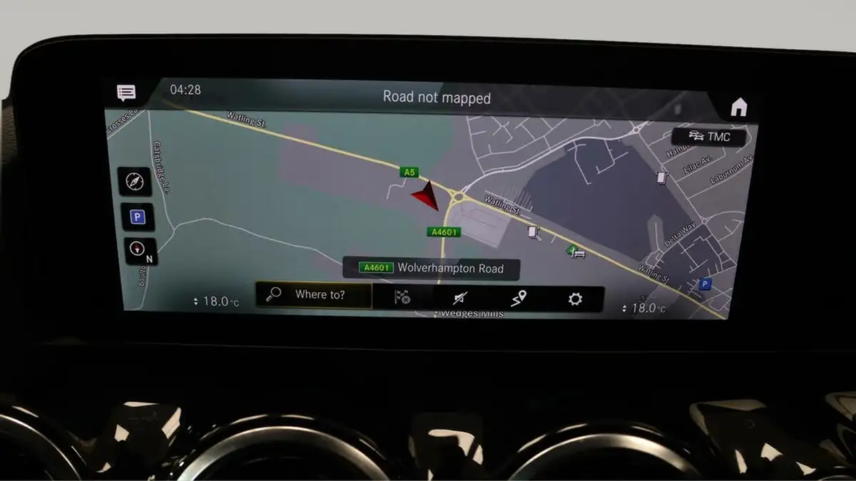 2022-mercedes-benz-gla-class-13-gla-200-amg-line-executive-big-12