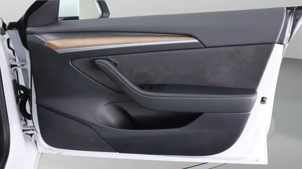 2021-tesla-model-3-e-long-range-4x4-big-14