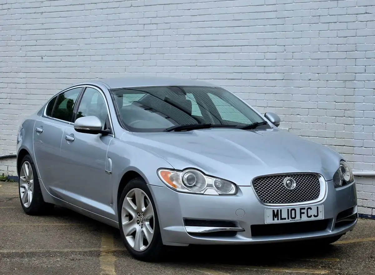2010-jaguar-xf-30-premium-luxury-big-11