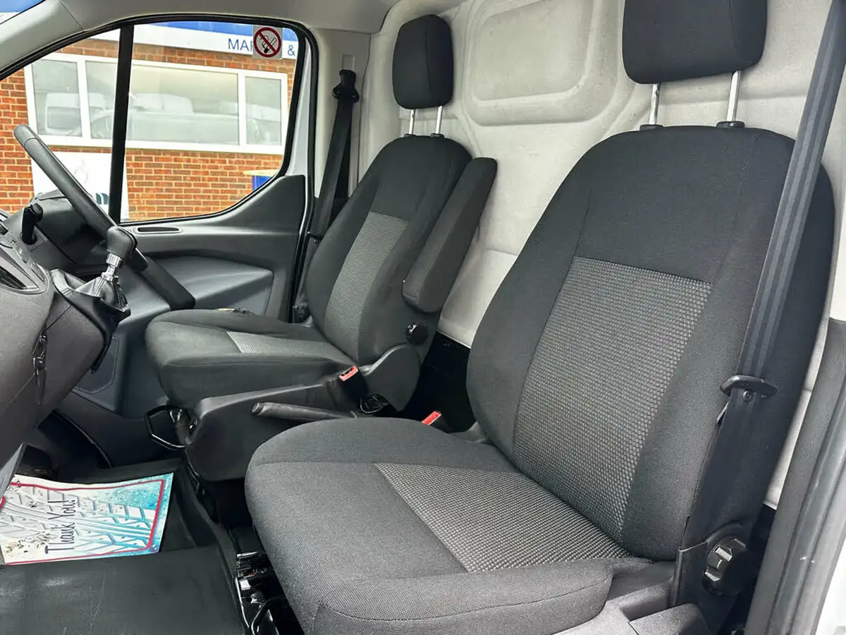 2016-ford-transit-custom-20tdci-310-l1h1-105pseu6-panel-van-big-20