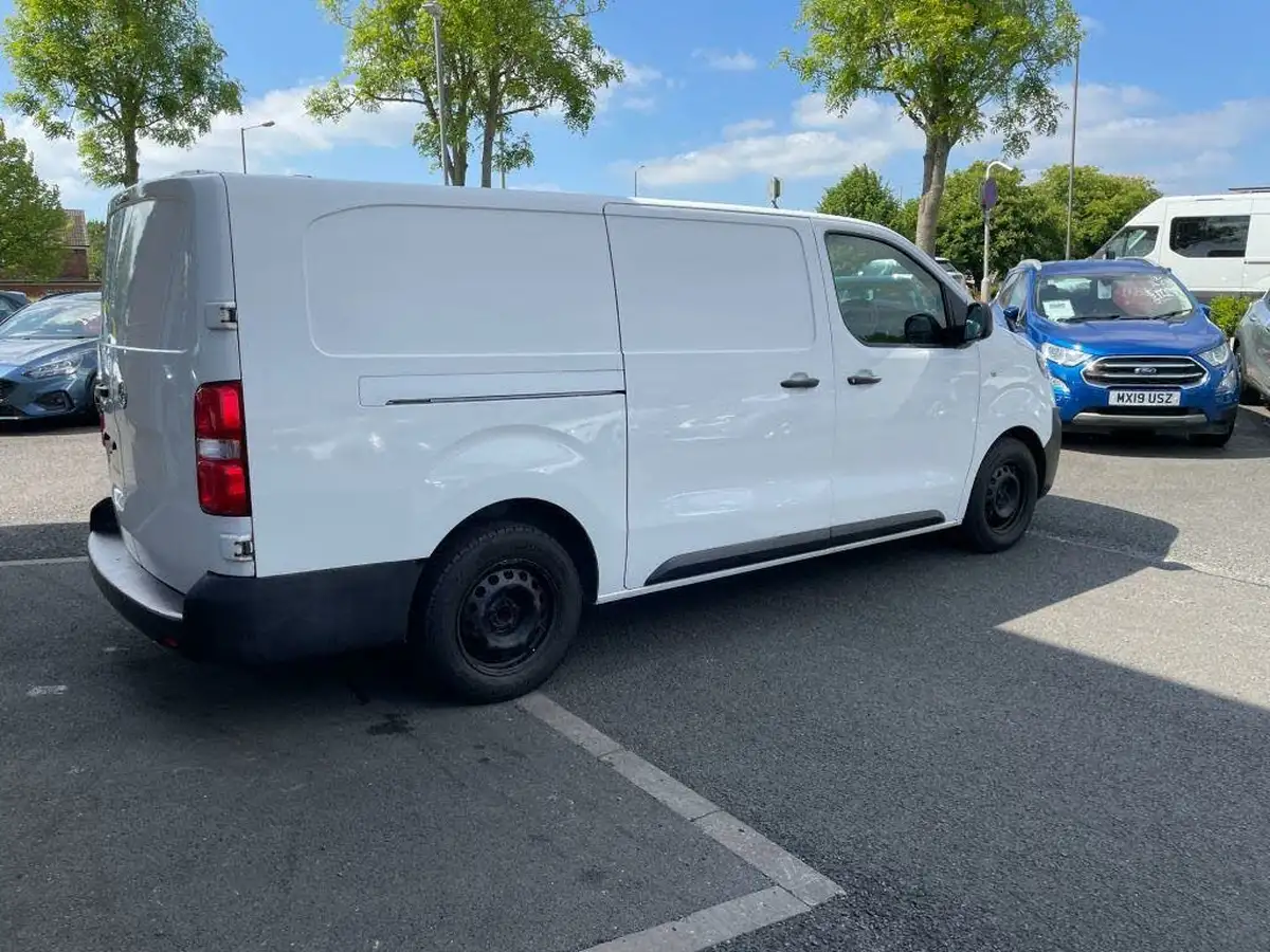 2019-vauxhall-vivaro-15td-2900-l2h1-dynamic-big-15