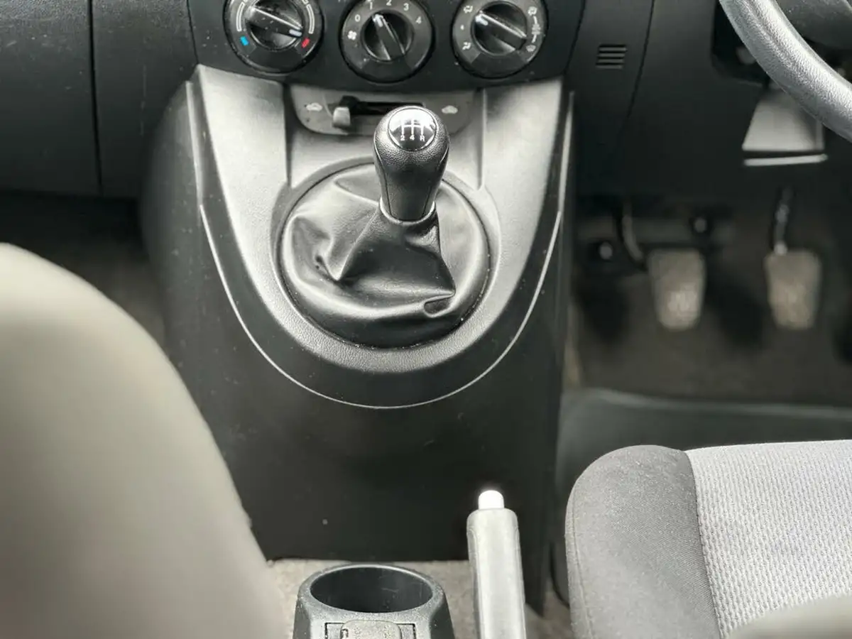 2010-mazda-mazda2-13-ts-air-con-3d-big-26