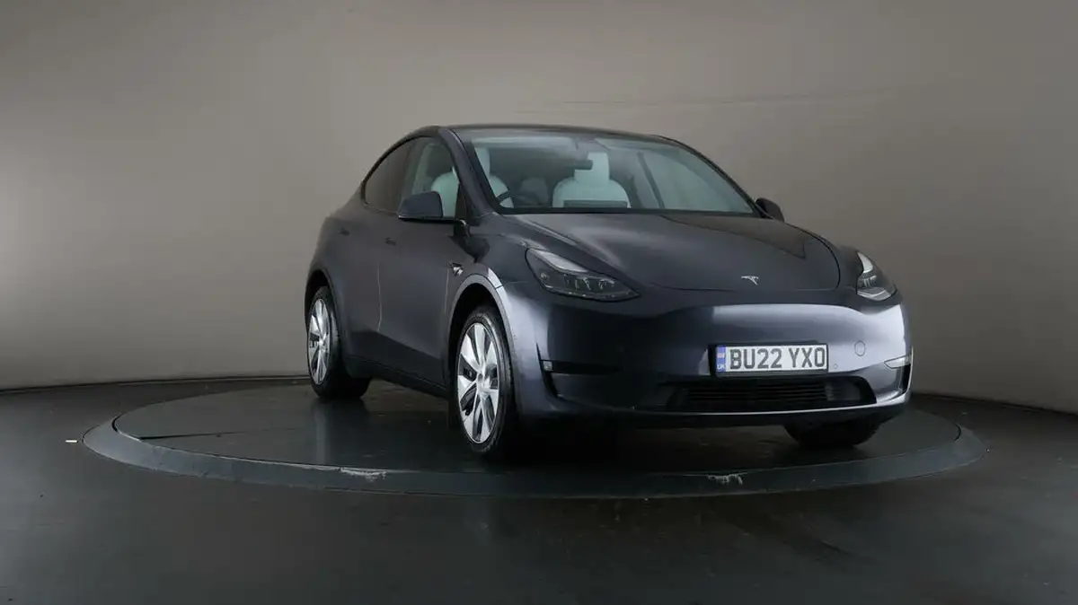 2022-tesla-model-y-e-long-range-big-44