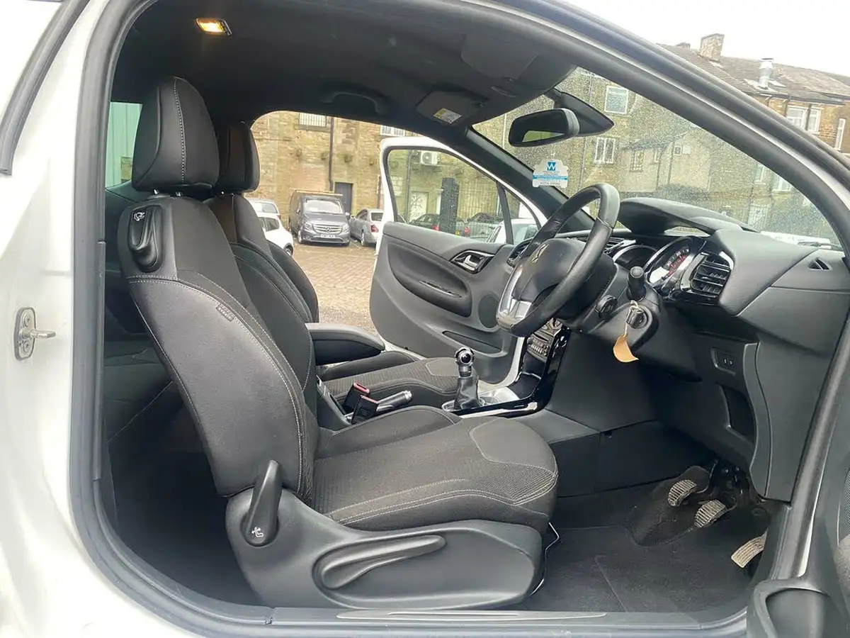 2014-citroen-ds3-16e-hdi-dstyle-plus-90bhp-airdream-big-5
