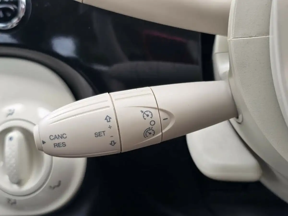 2021-fiat-500-10-dolcevita-big-12