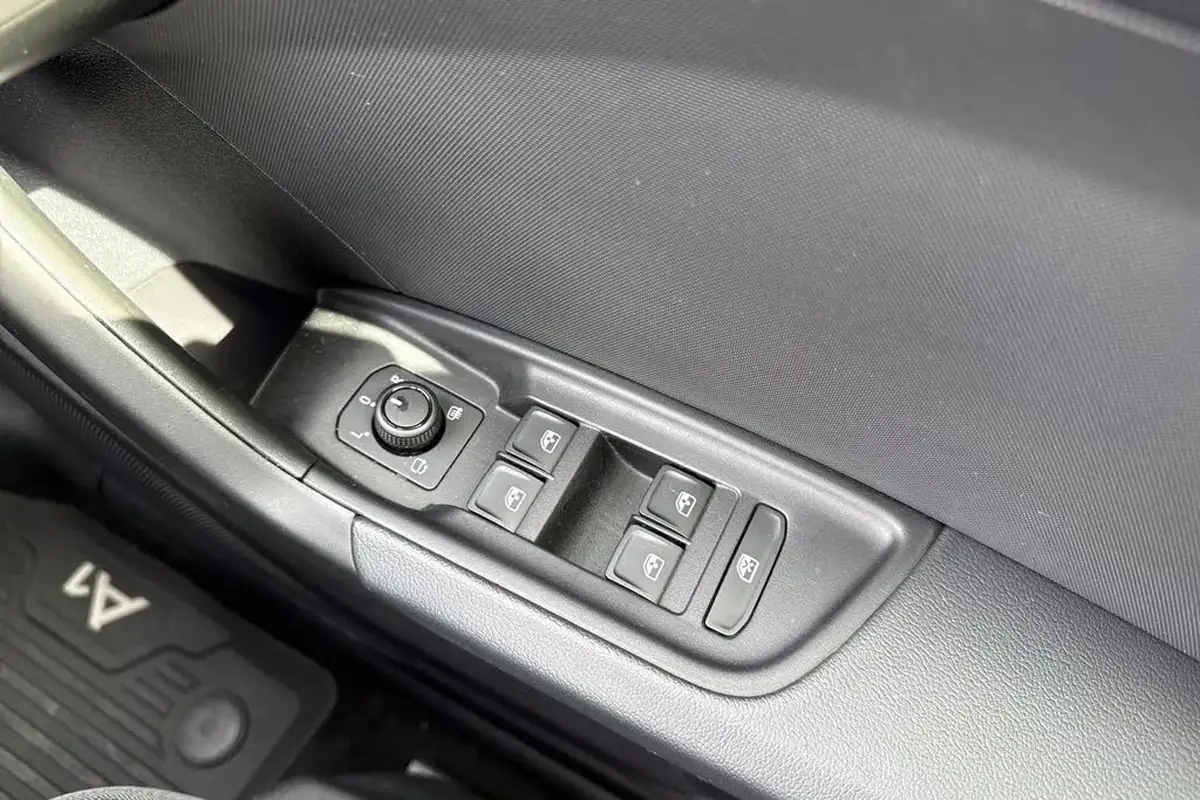 2023-audi-a1-10-30-tfsi-technik-big-42