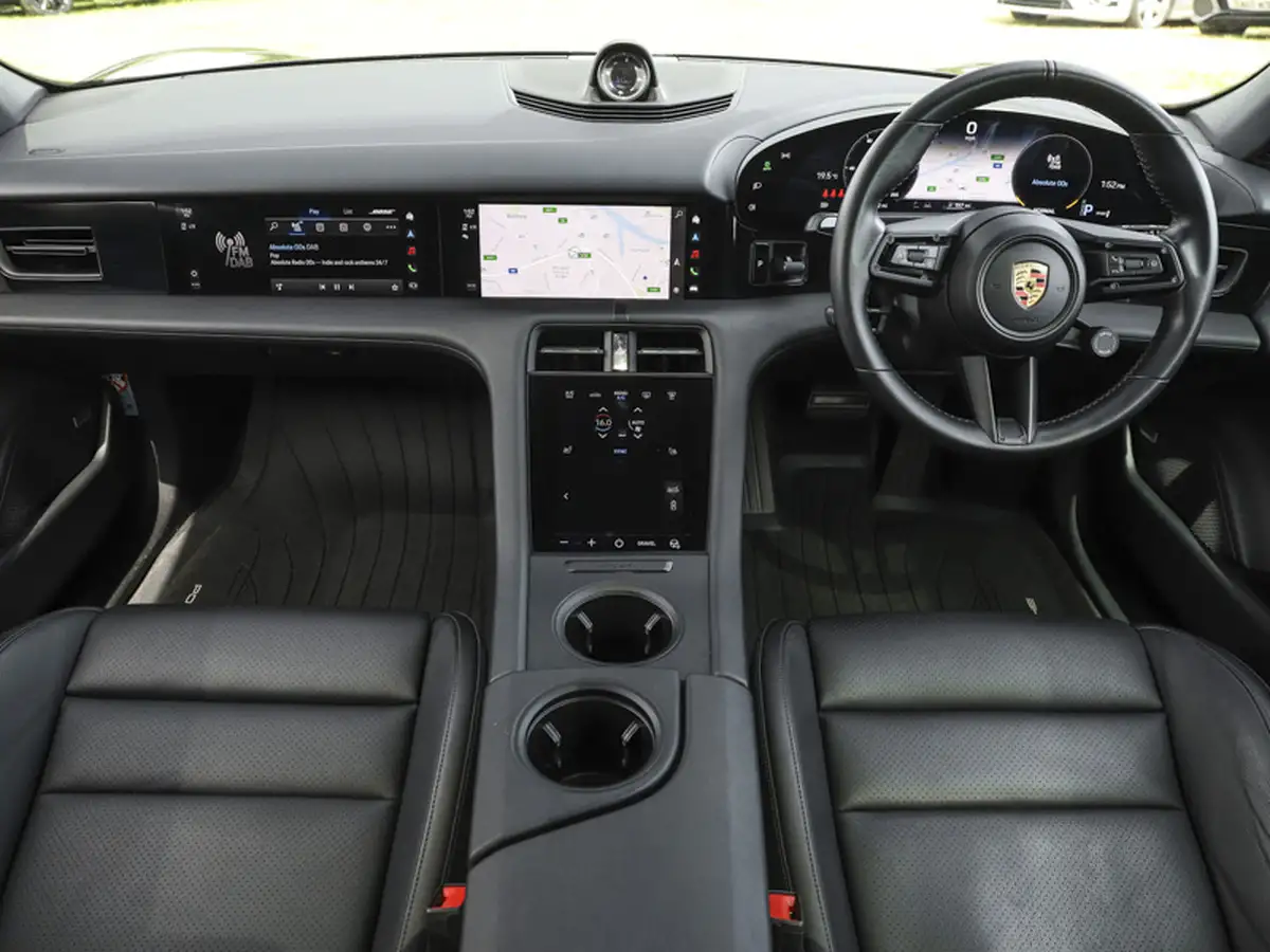 2022-porsche-taycan-e-4s-cross-turismo-big-2