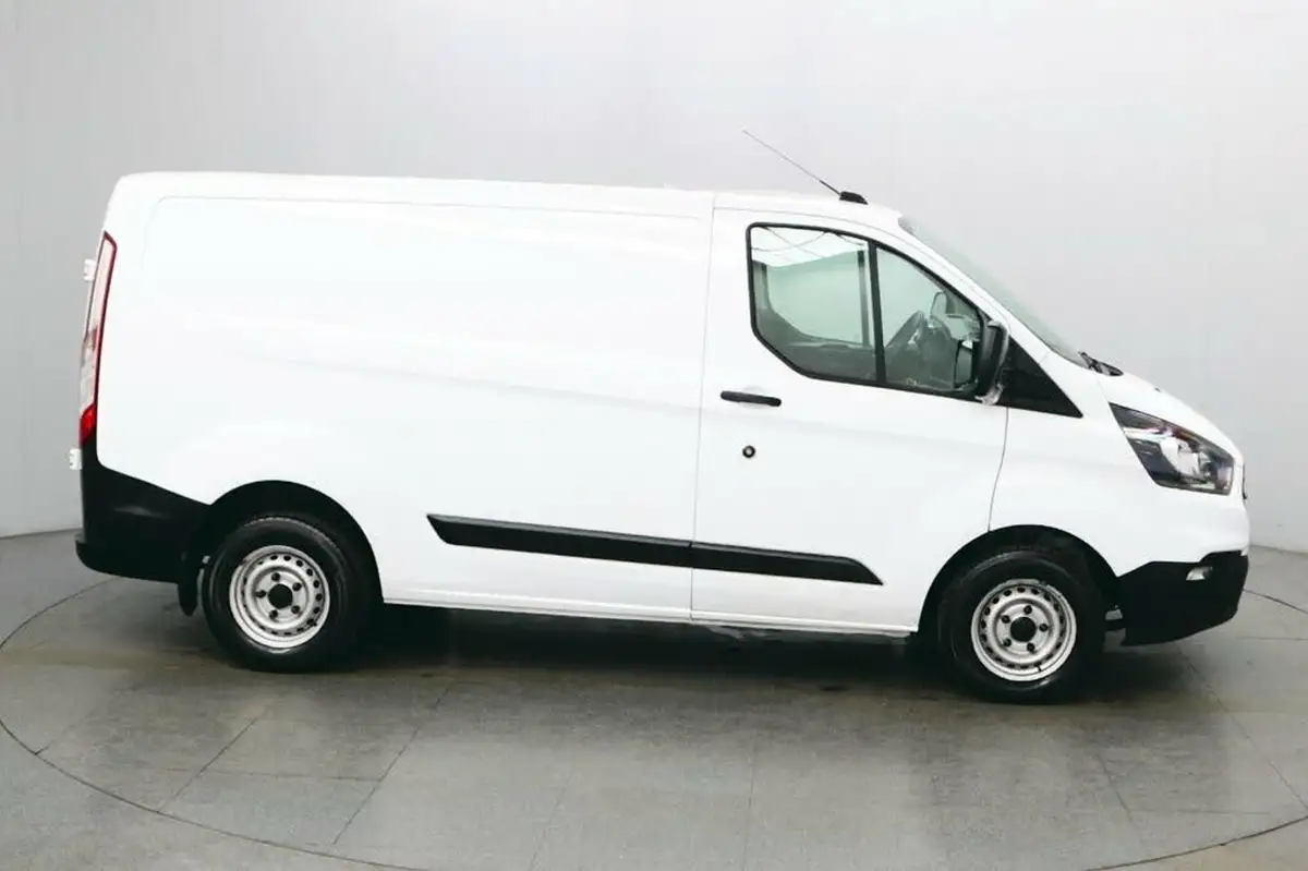 2020-ford-transit-custom-20tdci-280-l1h1-leader-105pseu6dt-panel-van-big-8
