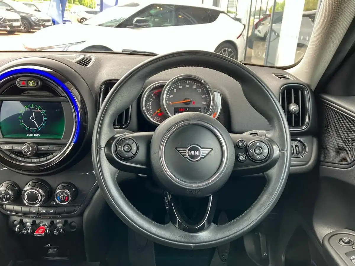 2020-mini-countryman-15-cooper-classic-big-16