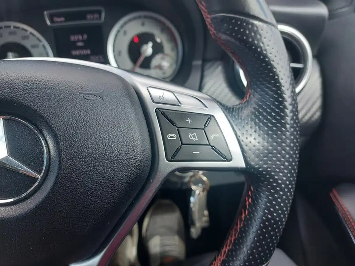 2013-mercedes-benz-a-class-15-cdi-a180-amg-sport-109ps-blueefficiency-big-24