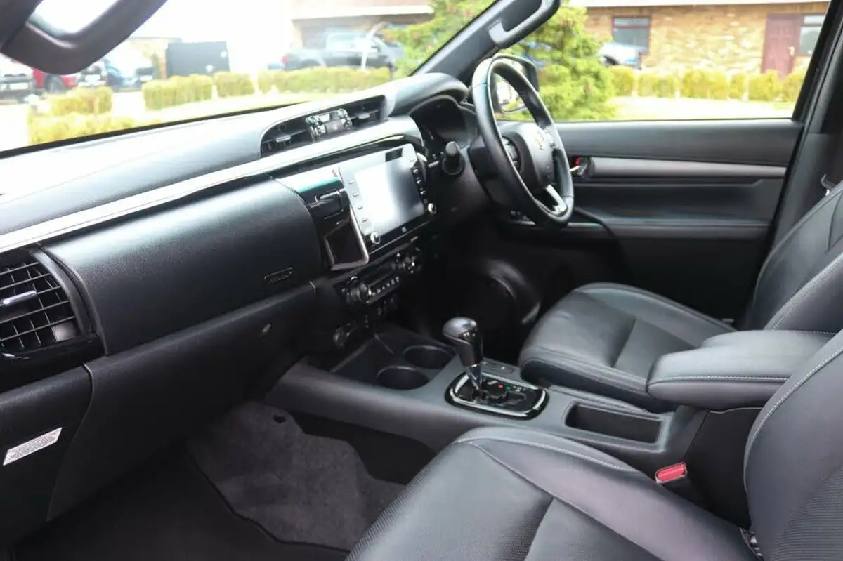 2022-toyota-hi-lux-28d-4d-invincible-x-204hpeu6d-2755cc-auto-big-27